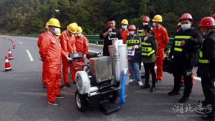 創(chuàng)新引領(lǐng)，匠心筑路——縣交通運輸局大力推廣‘四新技術(shù)’與新材料服務(wù)